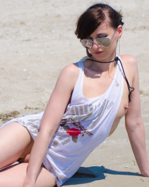 Jeny Smith Naked On The Beach