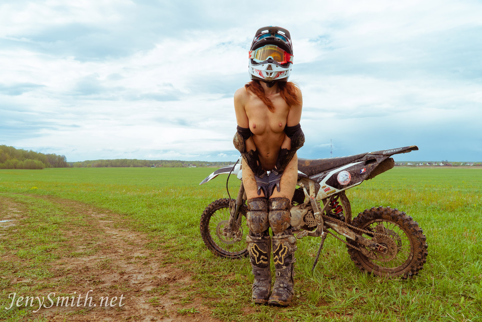 Naked Babes On Dirtbikes Pics