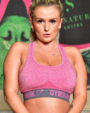 Lycia Sharyl Gym Girl Strip